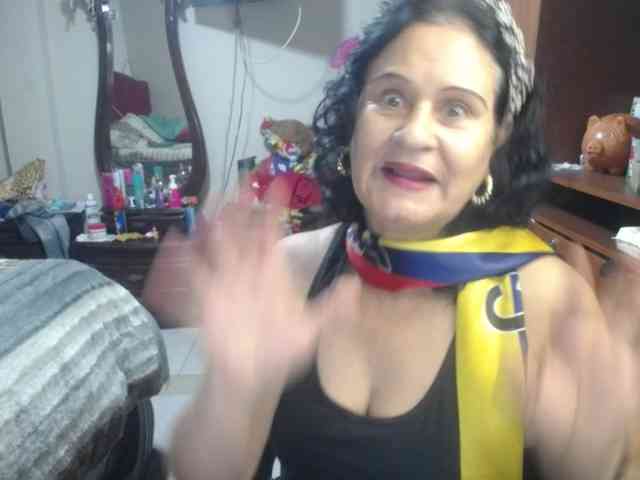 jazmin-mature webcam