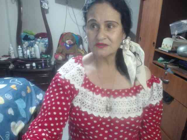 jazmin-mature
