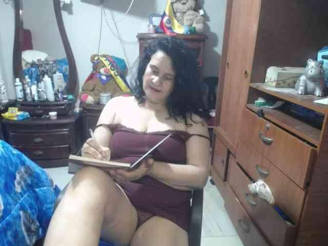 jazmin-mature