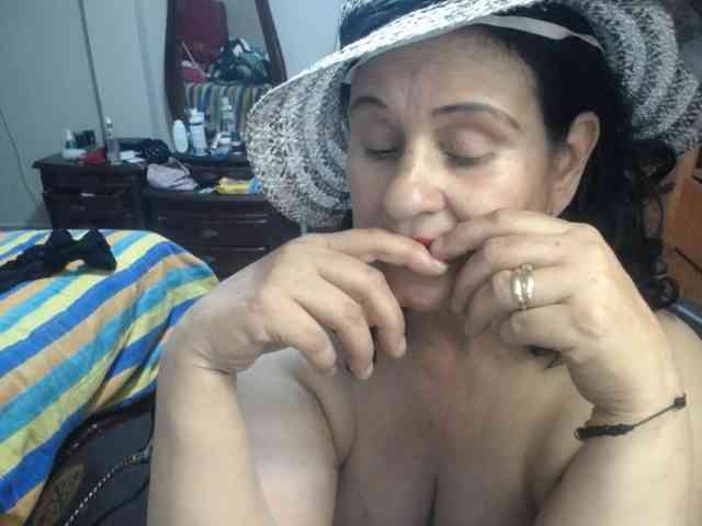 jazmin-mature