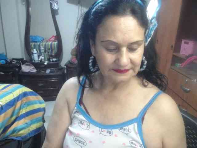 jazmin-mature