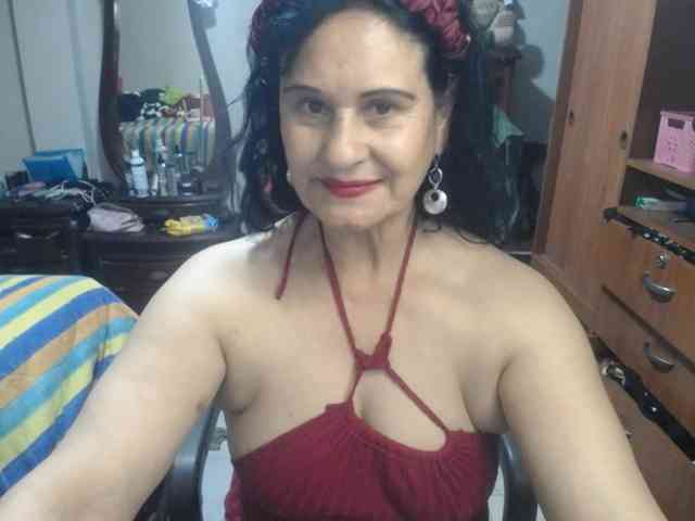 jazmin-mature