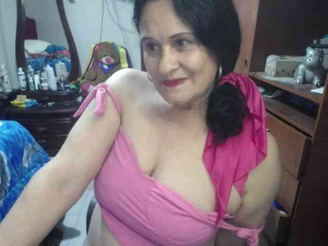 jazmin-mature