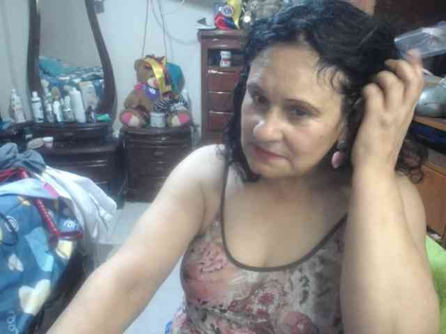 jazmin-mature