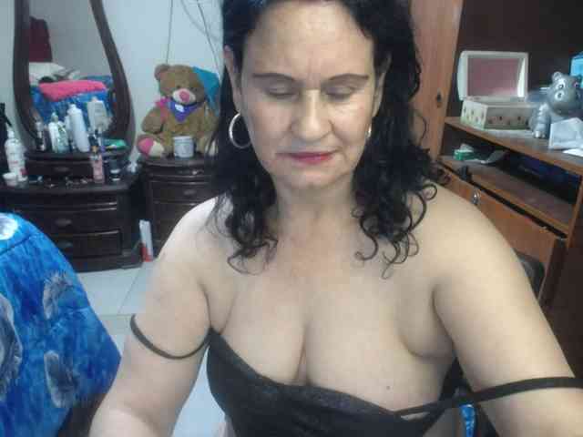 jazmin-mature