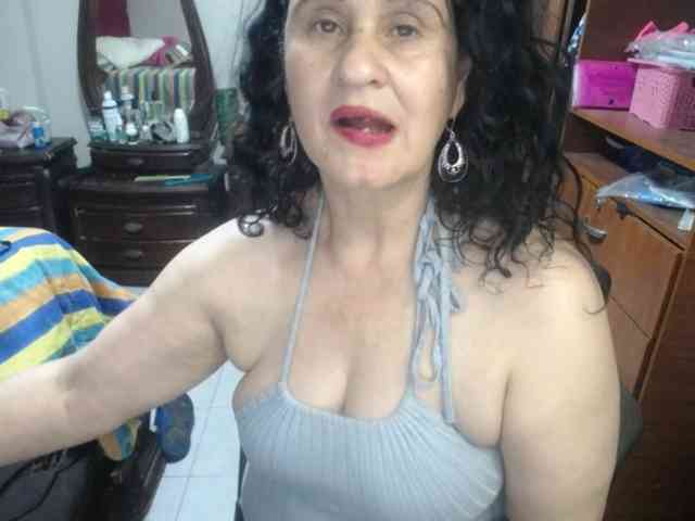 jazmin-mature