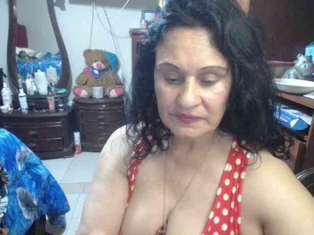 jazmin-mature