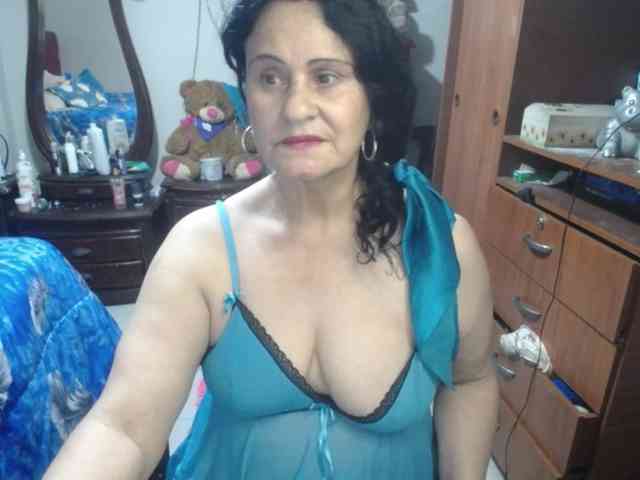 jazmin-mature
