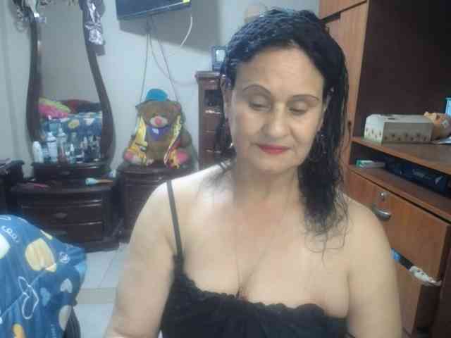 jazmin-mature