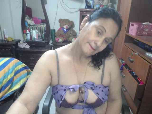 jazmin-mature webcam