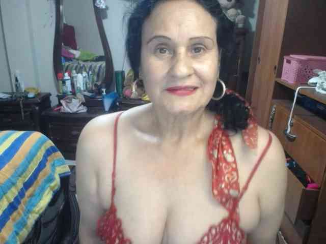 jazmin-mature