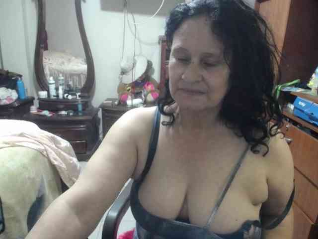 jazmin-mature webcam