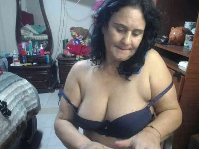 jazmin-mature