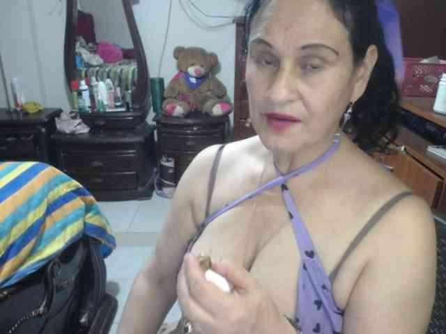 jazmin-mature webcam