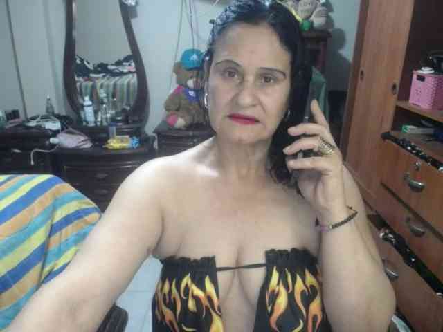 jazmin-mature