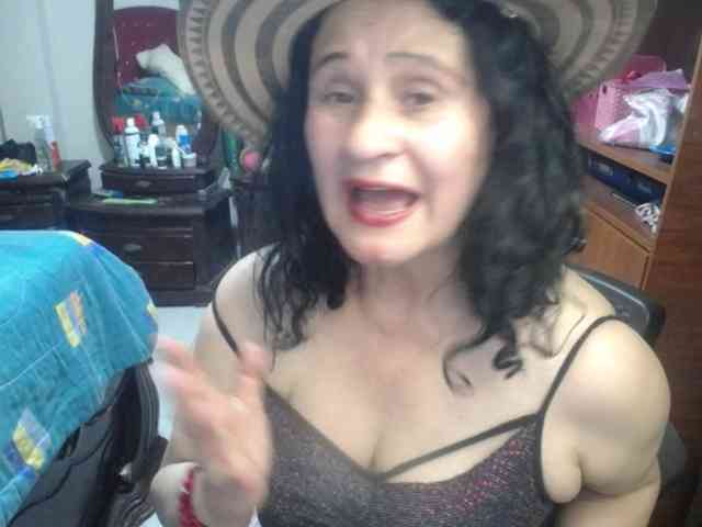 jazmin-mature