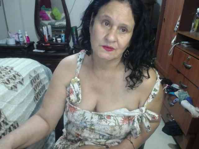 jazmin-mature