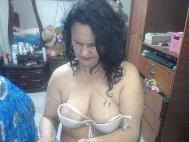 jazmin-mature