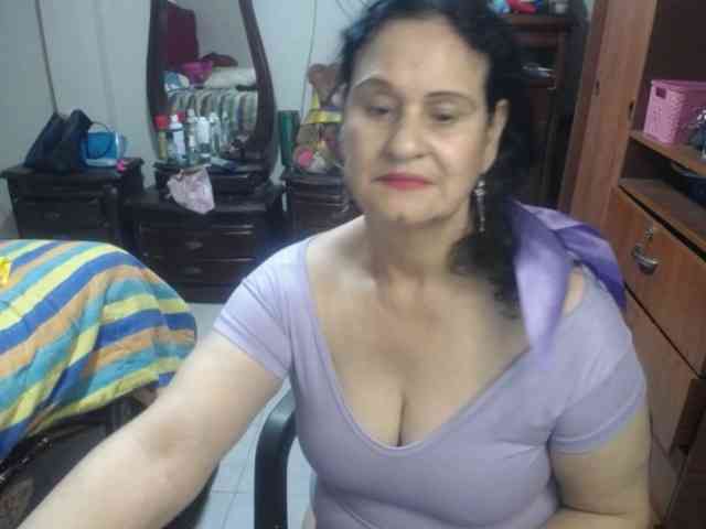jazmin-mature webcam