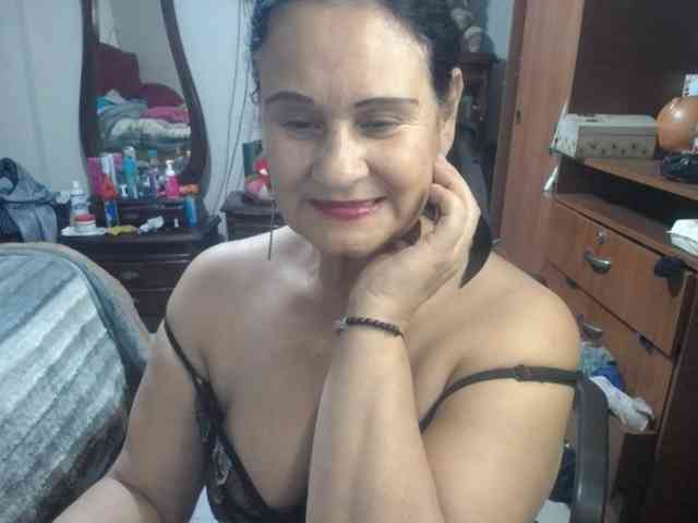 jazmin-mature webcam