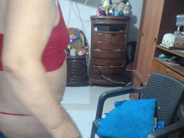 jazmin-mature