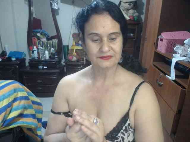 jazmin-mature webcam