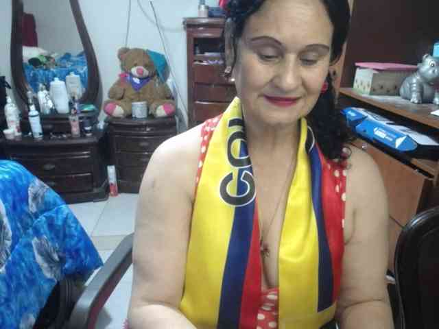 jazmin-mature