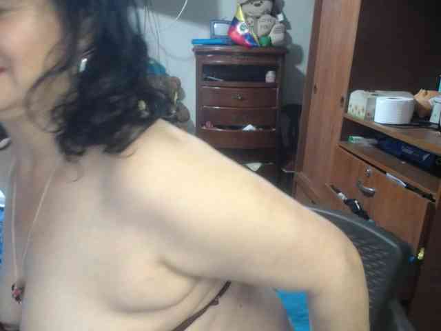 jazmin-mature
