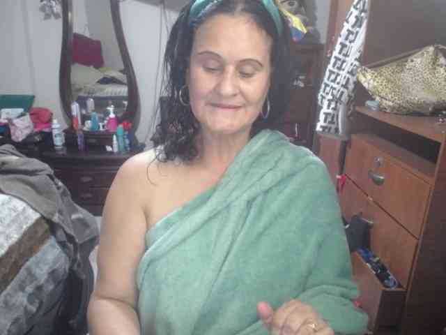 jazmin-mature