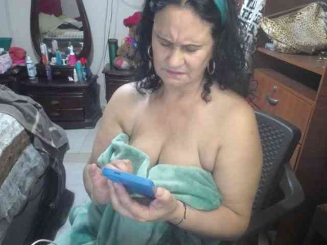 jazmin-mature
