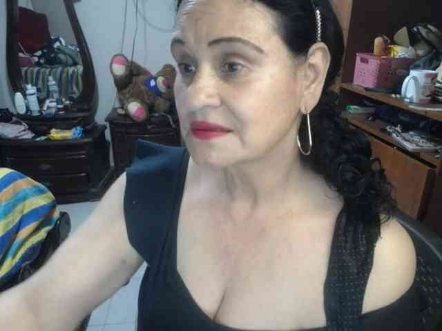 jazmin-mature