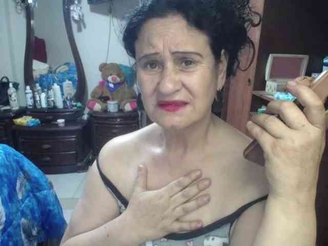 jazmin-mature