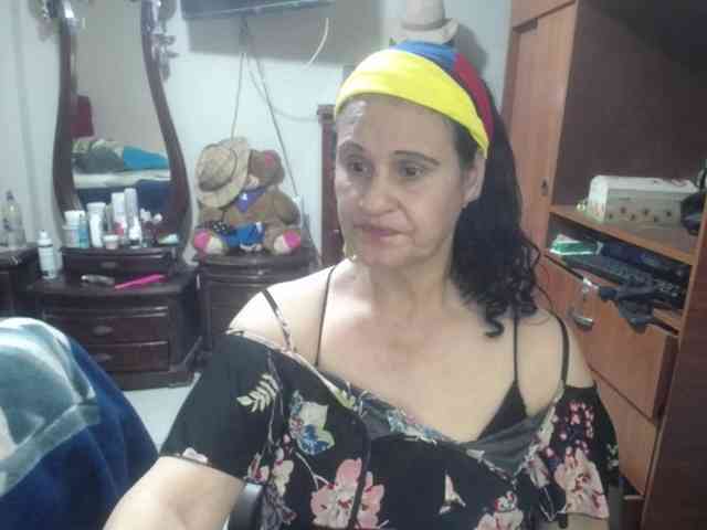 jazmin-mature