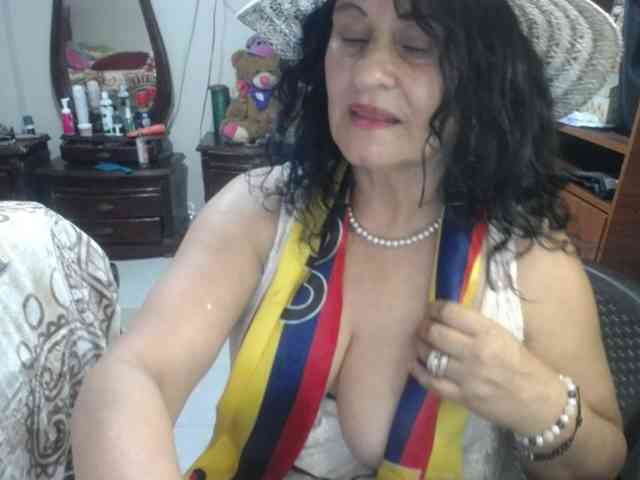 jazmin-mature webcam