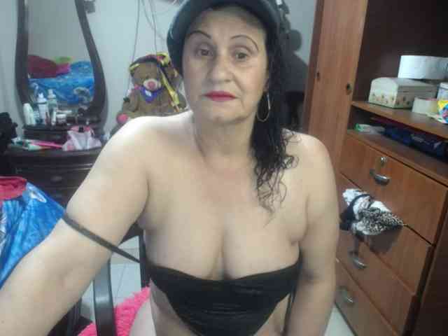 jazmin-mature webcam