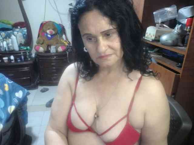 jazmin-mature