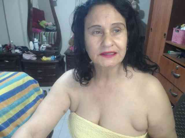 jazmin-mature