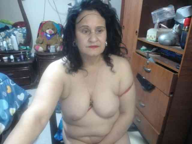 jazmin-mature