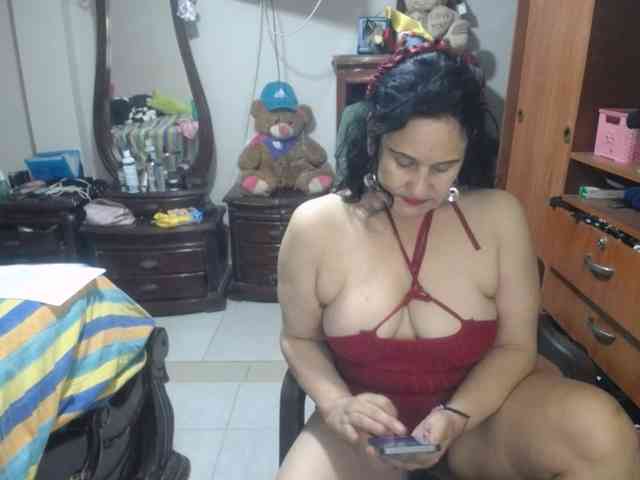 jazmin-mature