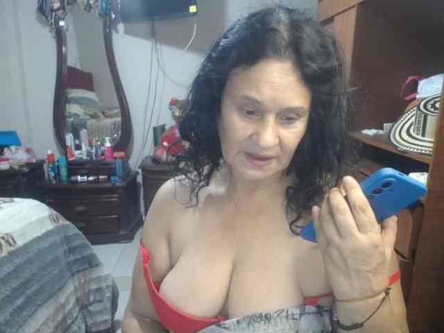 jazmin-mature