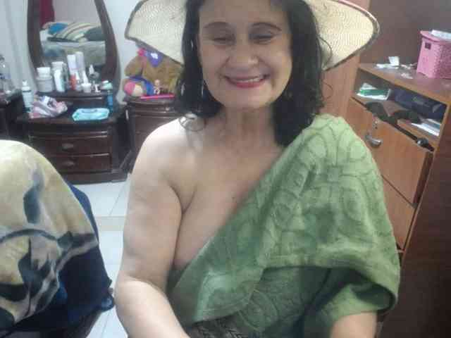 jazmin-mature webcam