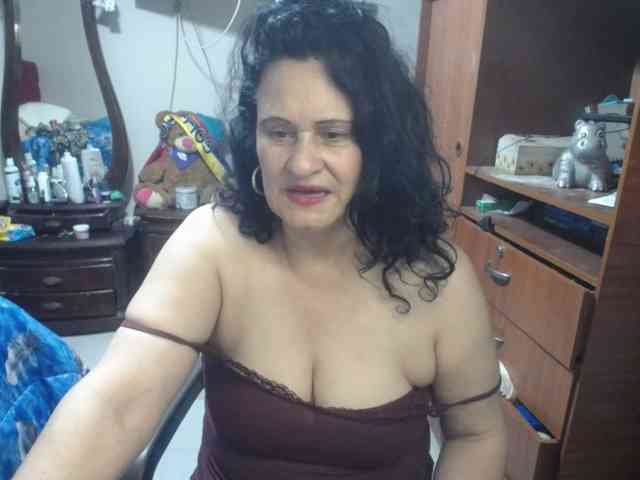 jazmin-mature