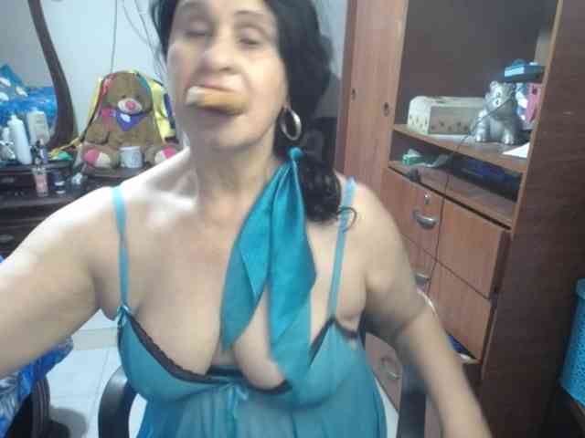 jazmin-mature