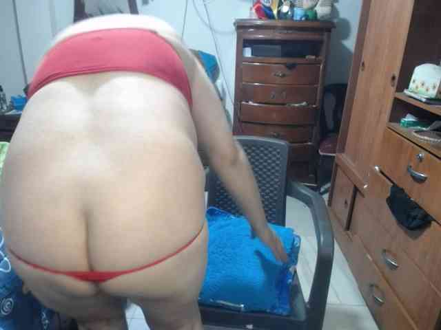 jazmin-mature