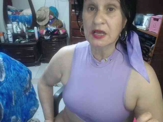 jazmin-mature