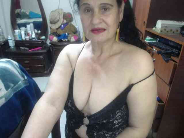 jazmin-mature