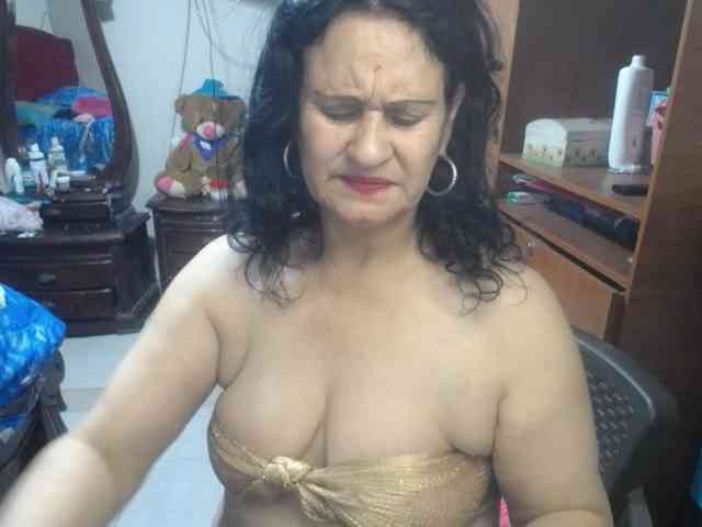 jazmin-mature
