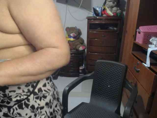 jazmin-mature webcam