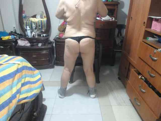 jazmin-mature