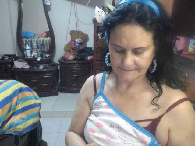 jazmin-mature